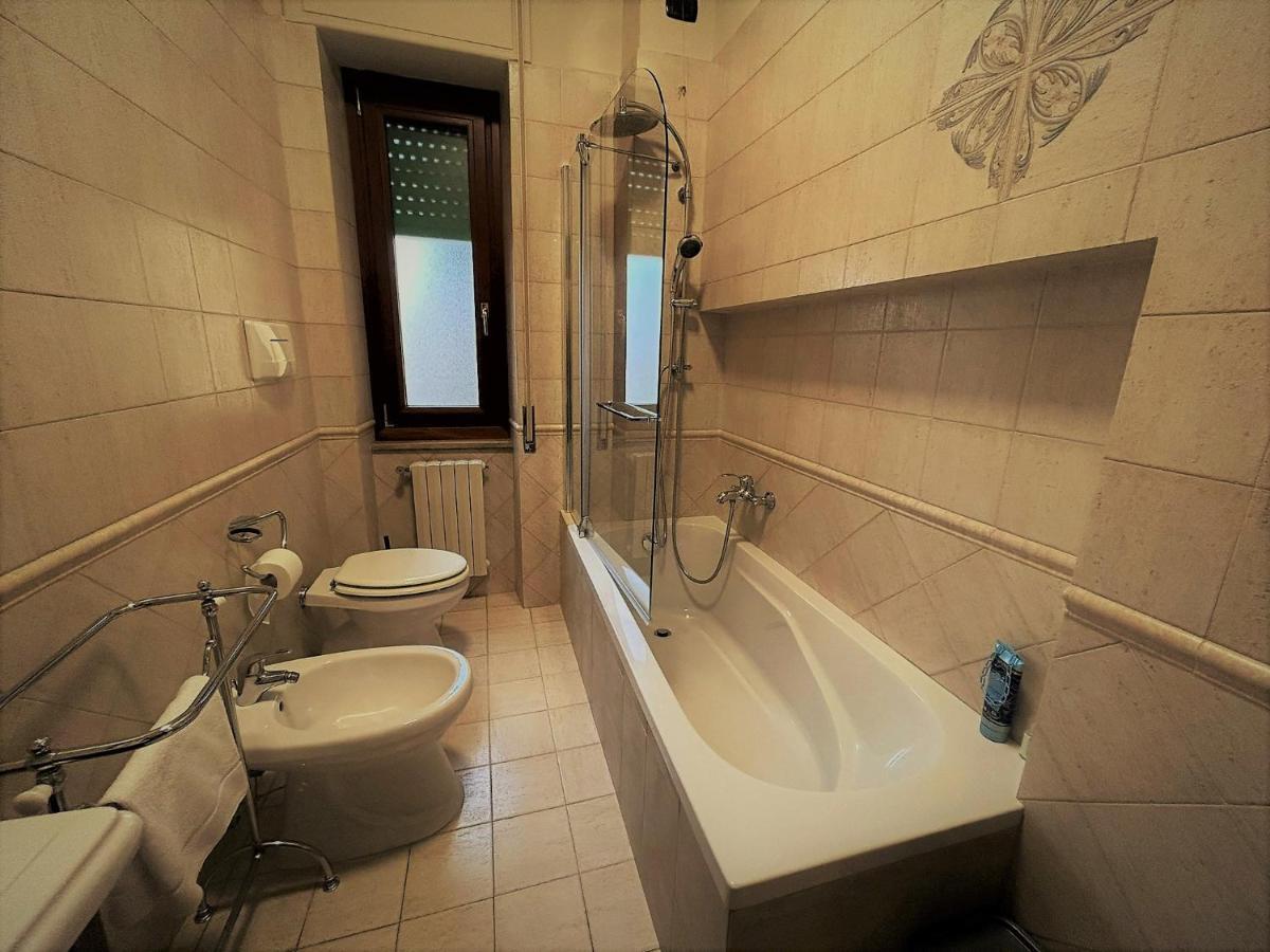 Acquamarina Holiday House ซาแลร์โน ภายนอก รูปภาพ